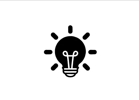 Schwarzes Piktogramm einer Glühbirne mit Lichtstrahlen – Symbolbild für Mitarbeiterschulung und Coaching von VAD Markenspur